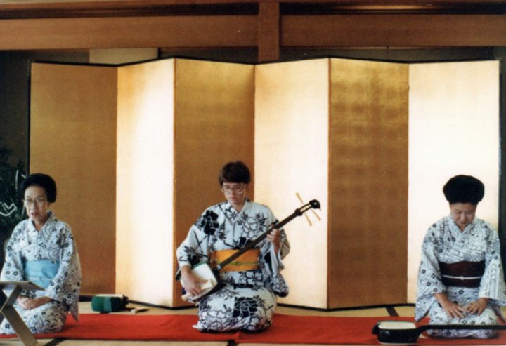 Pamela playing shamisen